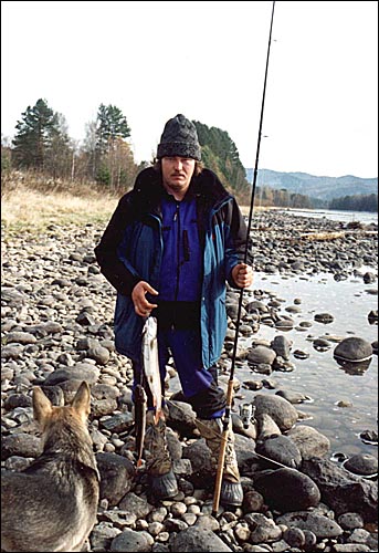 Я с уловом. (Бия-2002)