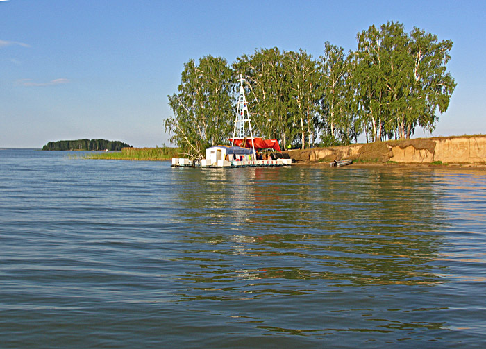 Рыбалка из дома на воде...