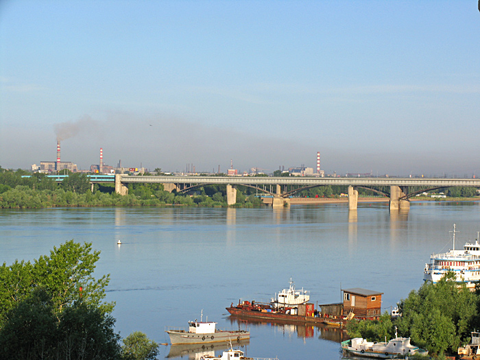 Город.