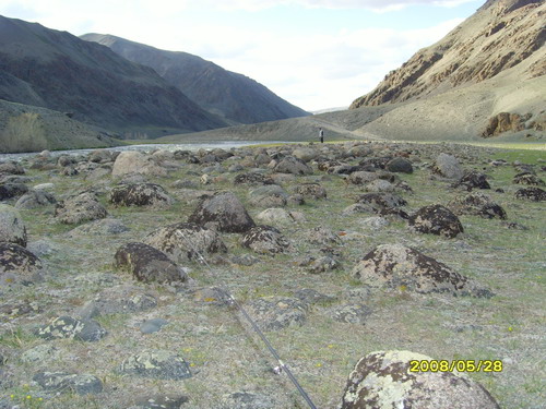 камни