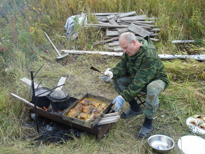 а в котелках УХА