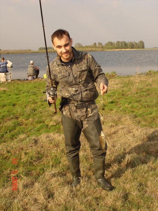 16.05.2009 оз. Карасье Душа радуется, когда первого карасика достаёшь, после долгой зимы!