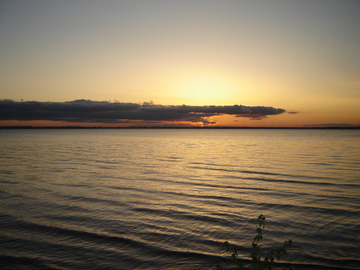 Море спит.