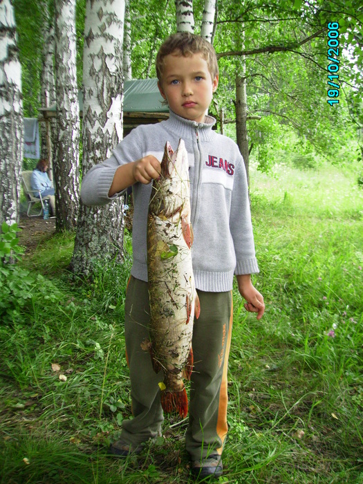 Озерная щучка, 2800гр. (число не фотке не верное, поймал 25/07/09)