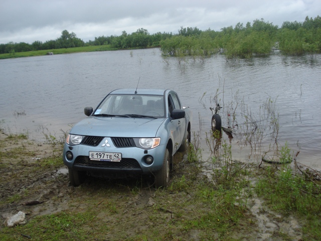 при сбросе катера L200 сел на глине