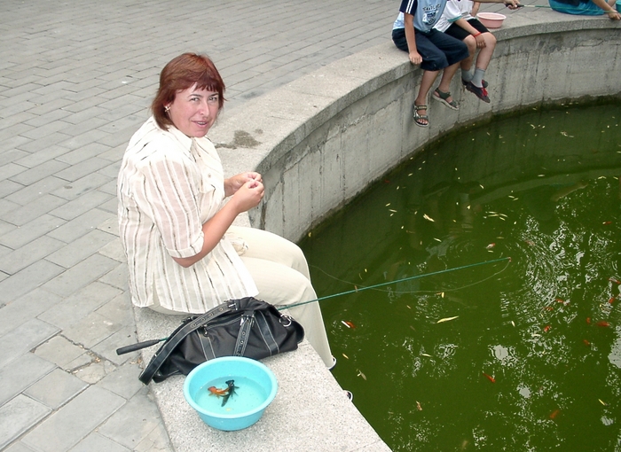 Пруд в парке "Ритань", в центре Пекина.