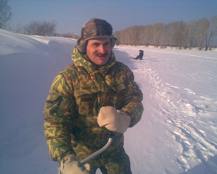 "Старый" в поисках на Глухом.