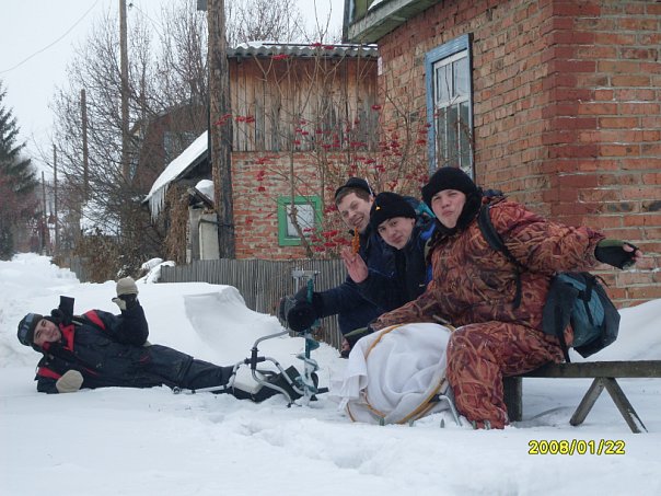 НАША команда  волан, ЛЕШКАнчик, oleg1986, и баламут нас фотал, ну и я канешно))))