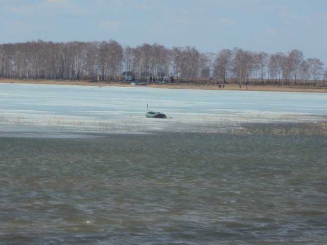 Сперва вода, а потом лед.
