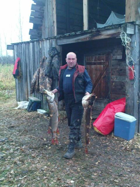 Друг Леха решил в душу на.рать. Прислал с рыбалки. Север ТО. 10 и 11.2 кг.
