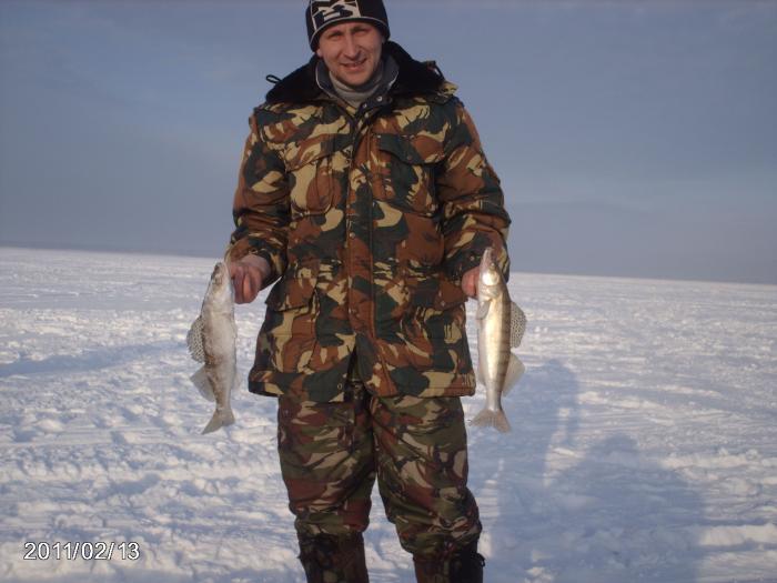 Братан с уловом...