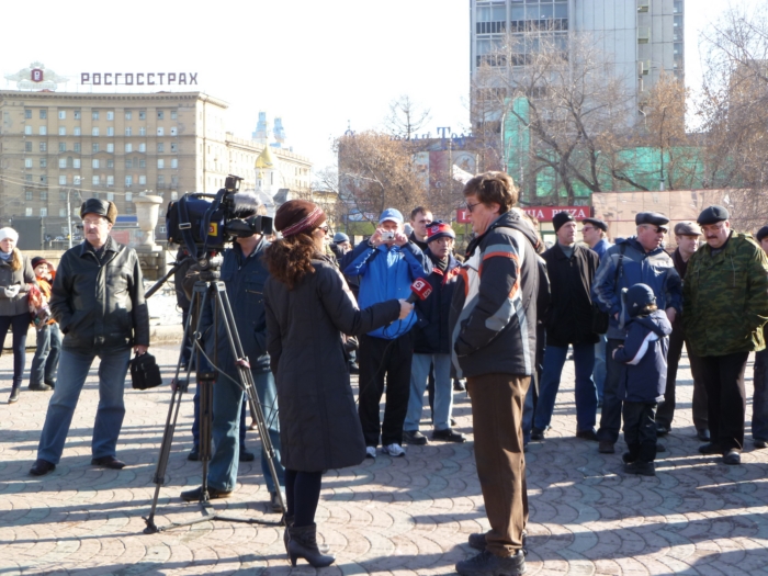 Перед началом митинга рыбаков.