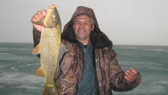 Чаны, 21 апреля 2011. Сазан есть!!!