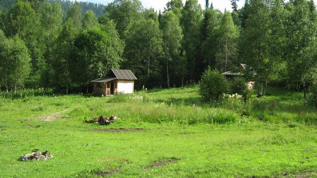 Домик в горах притаился... Горный Алтай, Верх-Аскат...