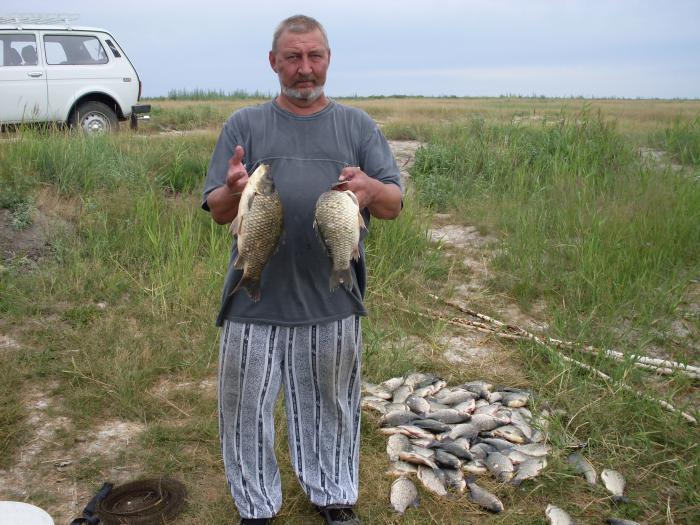 Два дня рыбалки,самый мелкий 450гр.Поплавок.