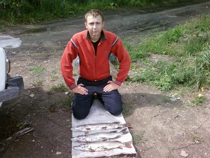 поймал в п.Калугино на твистер 