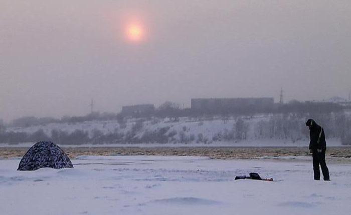 В поисках уловистой лунки.