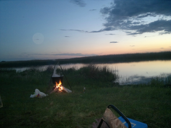 На реке