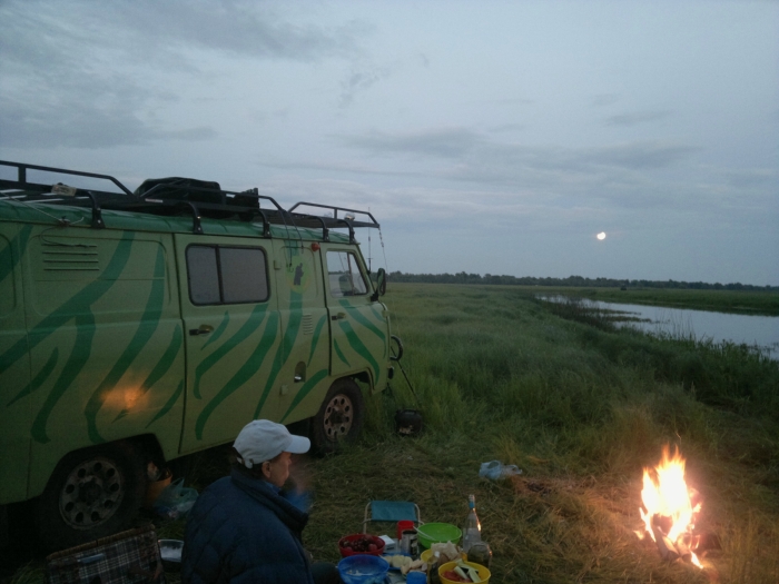 На реке