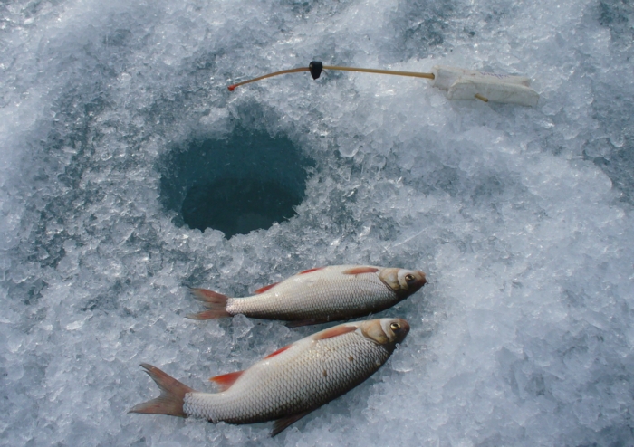На море