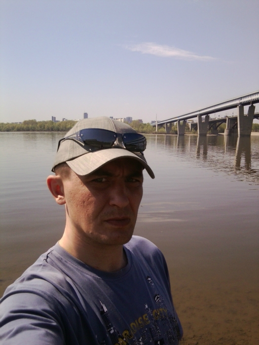 В районе набережной.