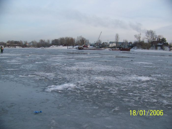 на лесоперевалке в субботу.на льду уже вода