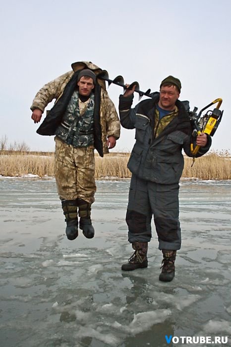 Мужики!!! Поджопника поймал!