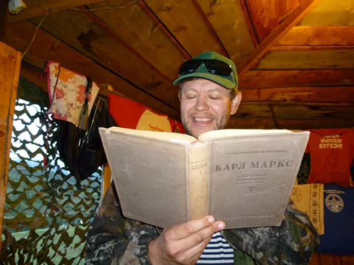 политинформация перед утренней рыбалкой))