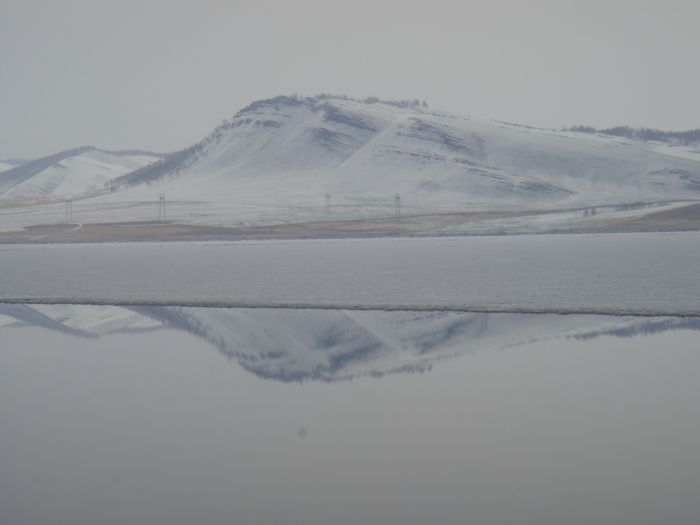 Вода. Лёд. Снег. Горы.