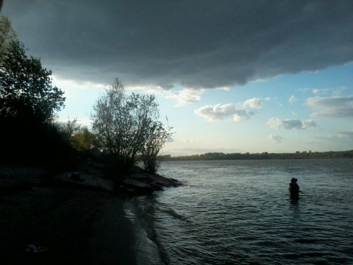 мрачно - холодно ...