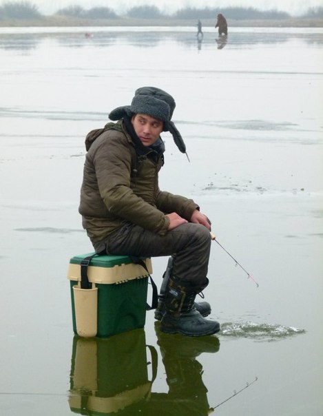 Блин, сейчас опять всю рыбу заберёт.