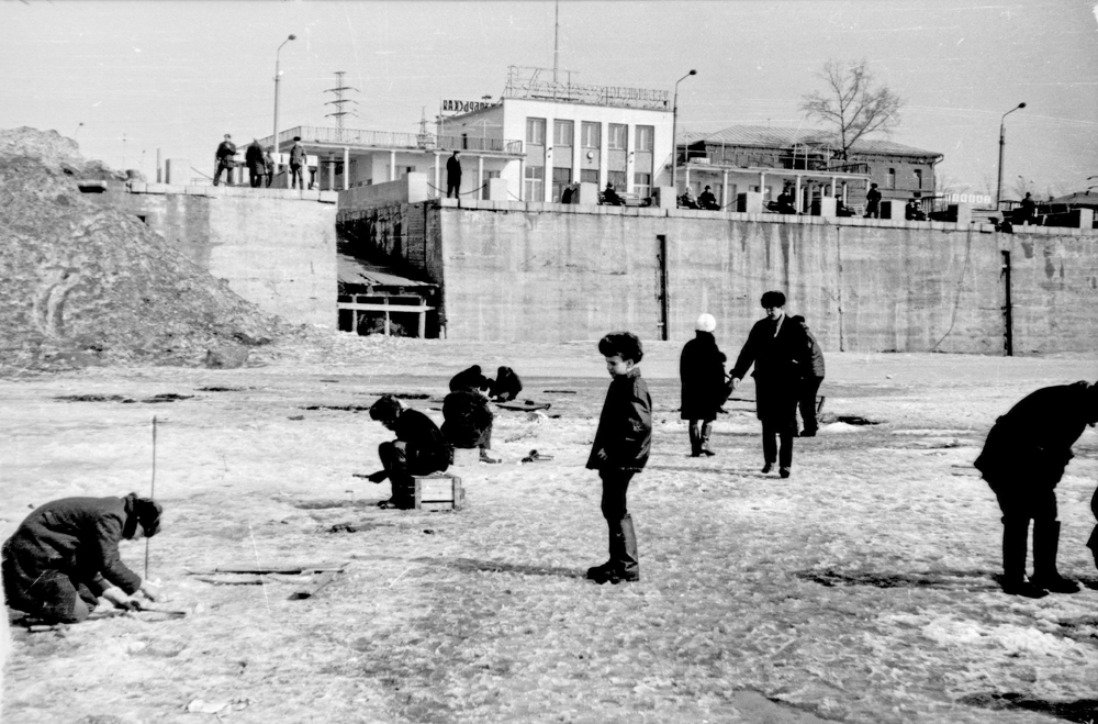 Конец марта 1973 г. Октябрьская пристань.