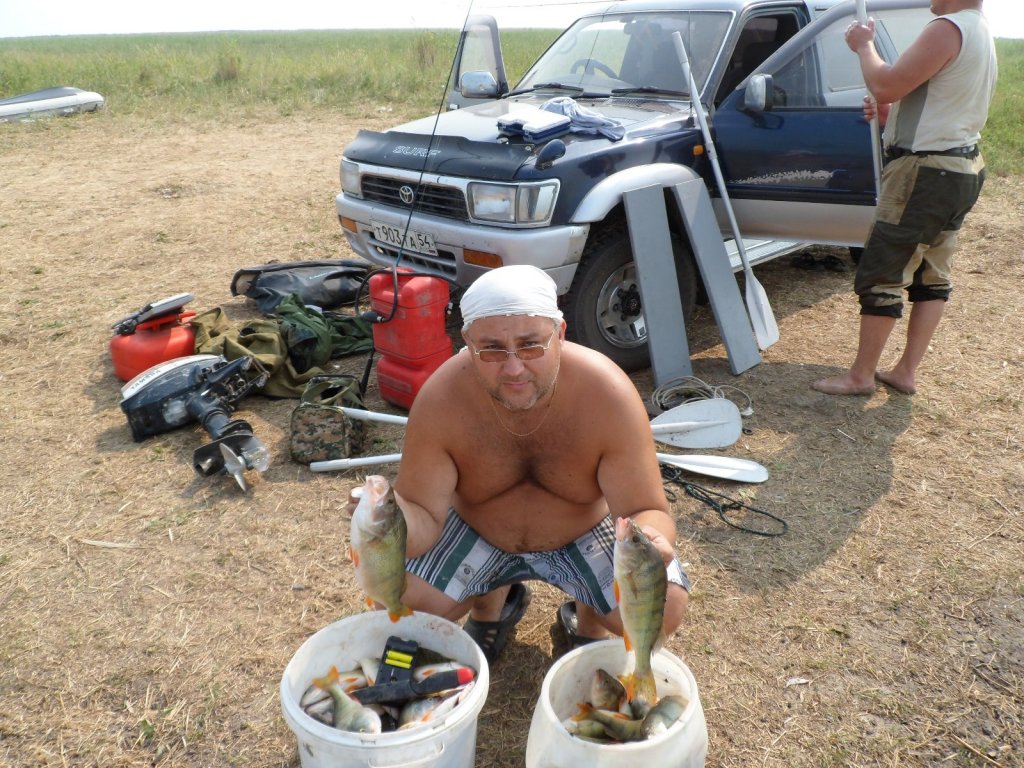 Рука бойца колоть устала...