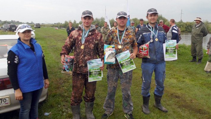 Команда FishingSib в непростой борьбе завоевала кубок НСО по ловле на поплавок
