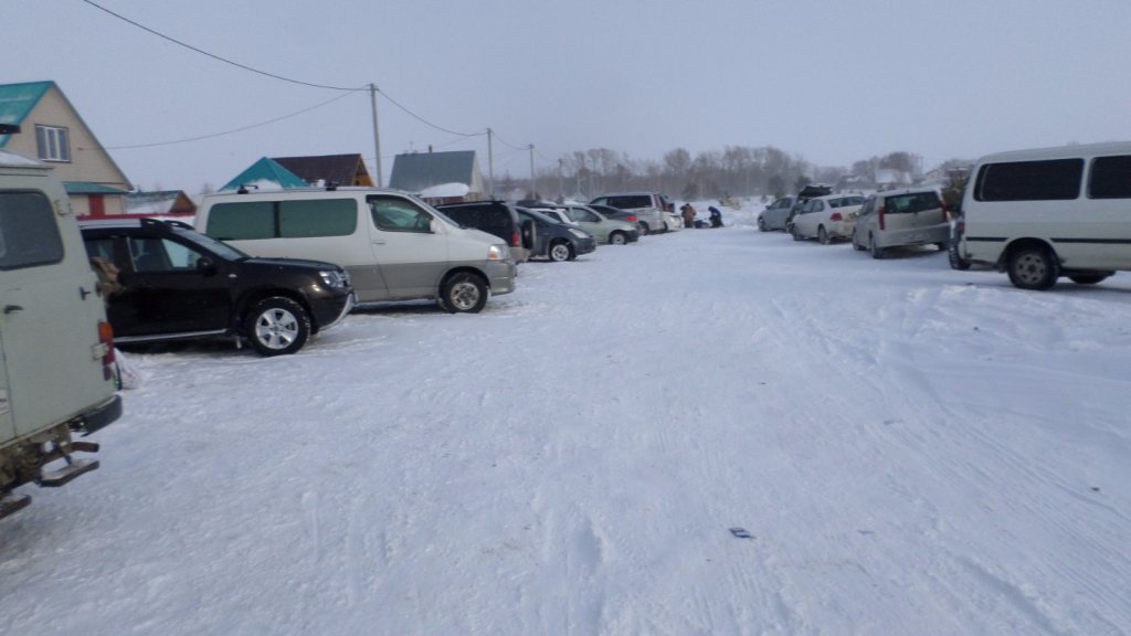Красный Яр. Барахолка отдыхает. Сегодня в обед.