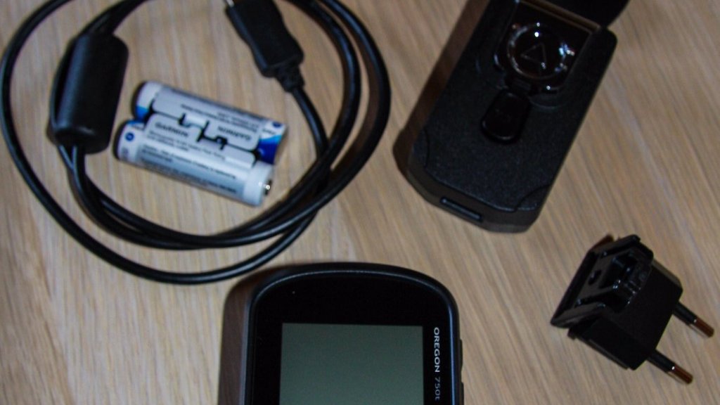 Garmin Oregon 750t - универсальный прибор.