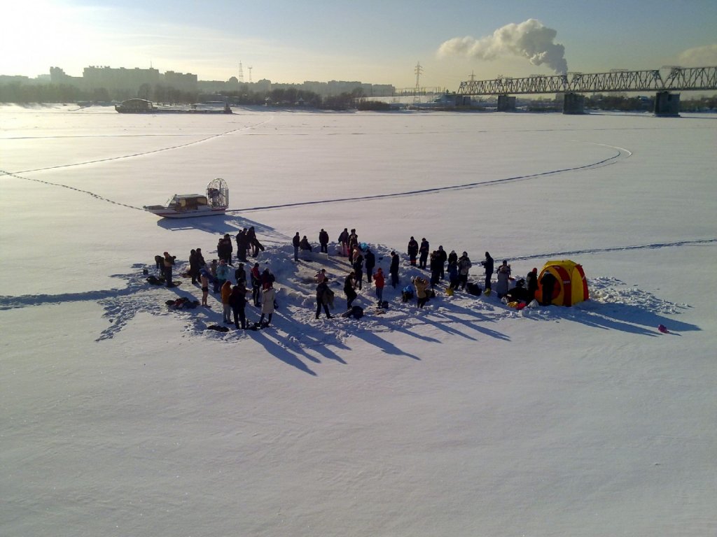 Дубак крепчал-народ купалку штурмовал.(2011 г.)