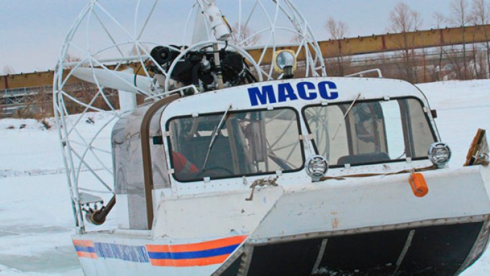 На ослабленном льду в Новосибирске обнаружен человек без сознания
