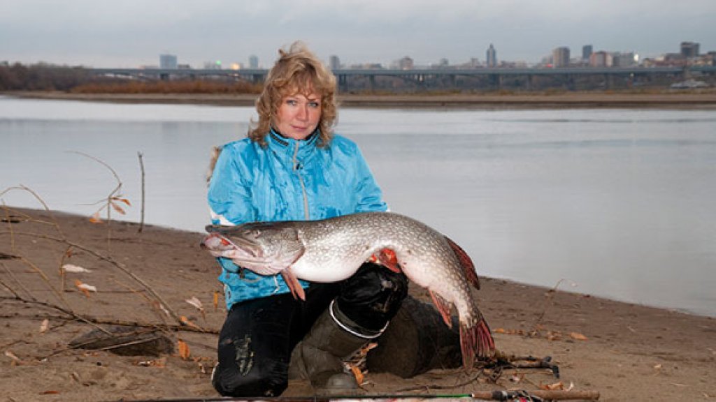 ТОП-10 фото девушек на рыбалке по версии портала FishingSib