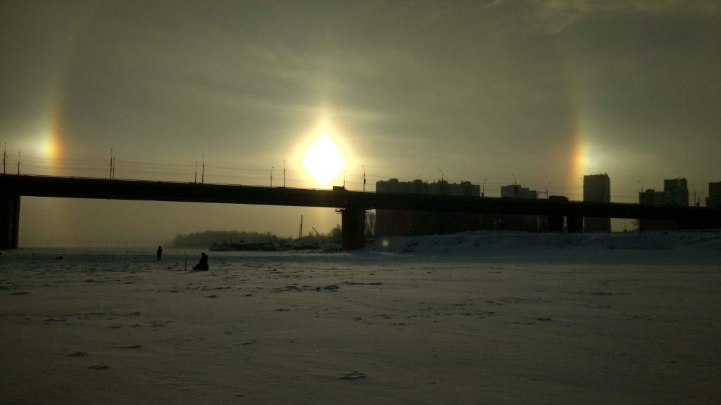Зимняя радуга,Димитровский мост.