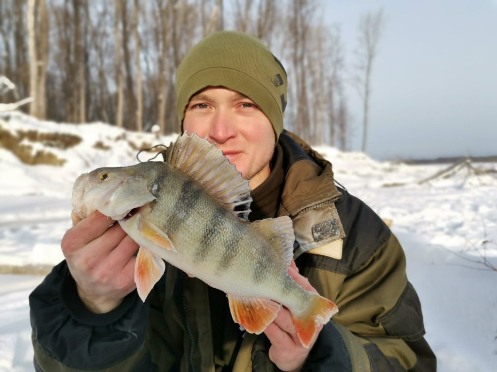 Не весел...