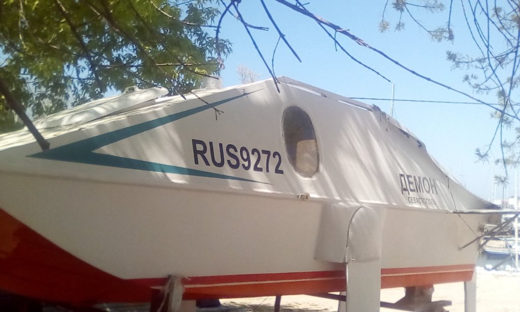 Коран мешает спуску на воду.