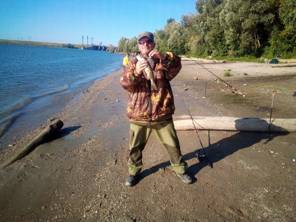 Взял на живца.