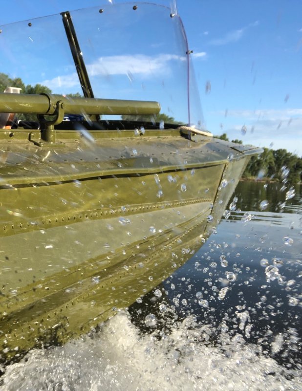 Рассекая водную гладь!..