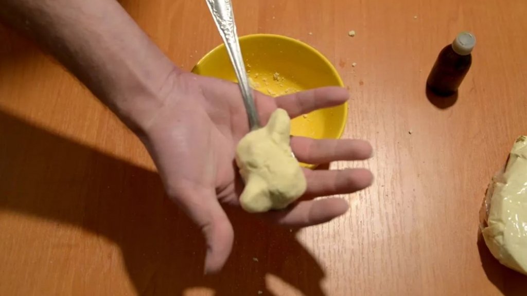 Как приготовить убойную мастырку для ловли карася