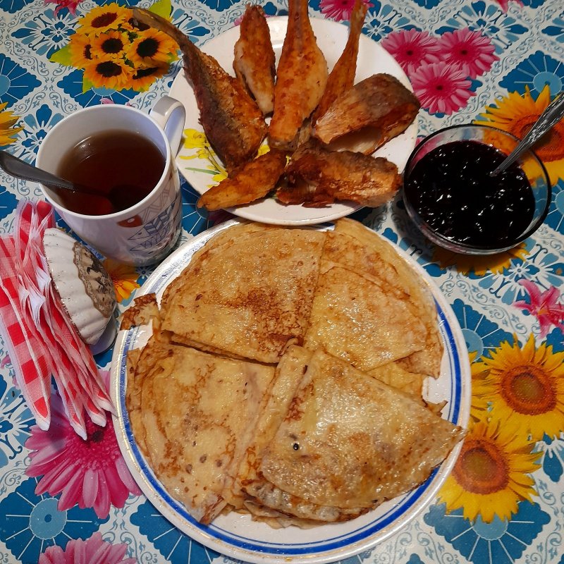 С первым днём Масленицы, рыбаки!