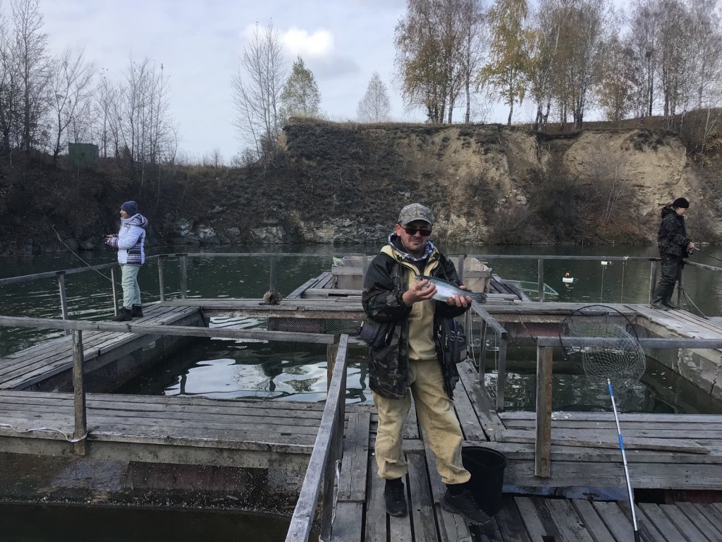 На «Изумрудном».