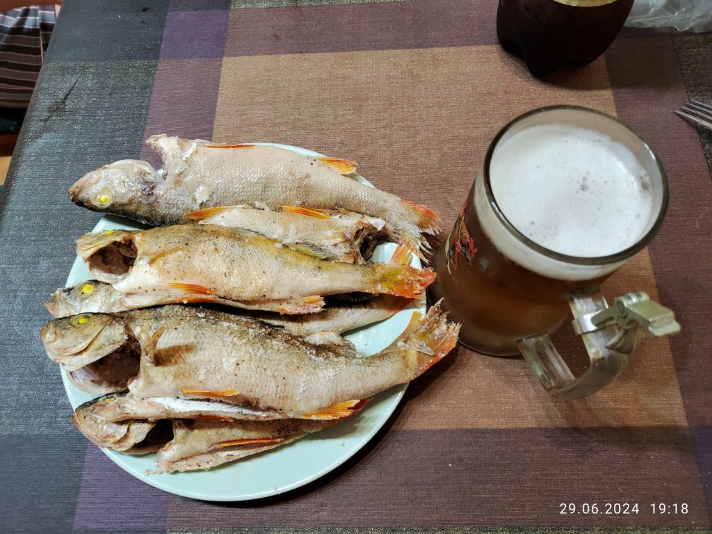 В жару...
