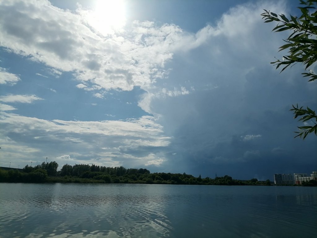 На озере.