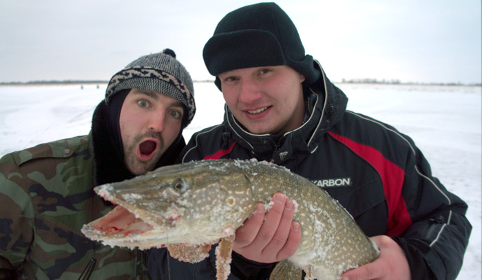 рыбаки на льду